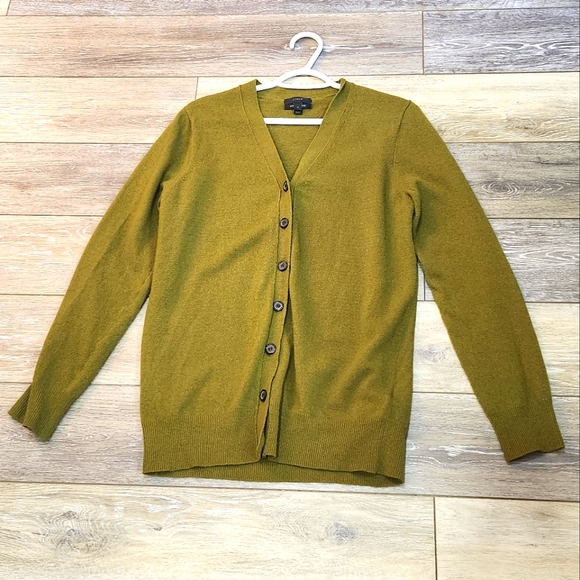 J. Crew Sweaters - J.Crew green long sleeve cashmere blend vneck cardigan